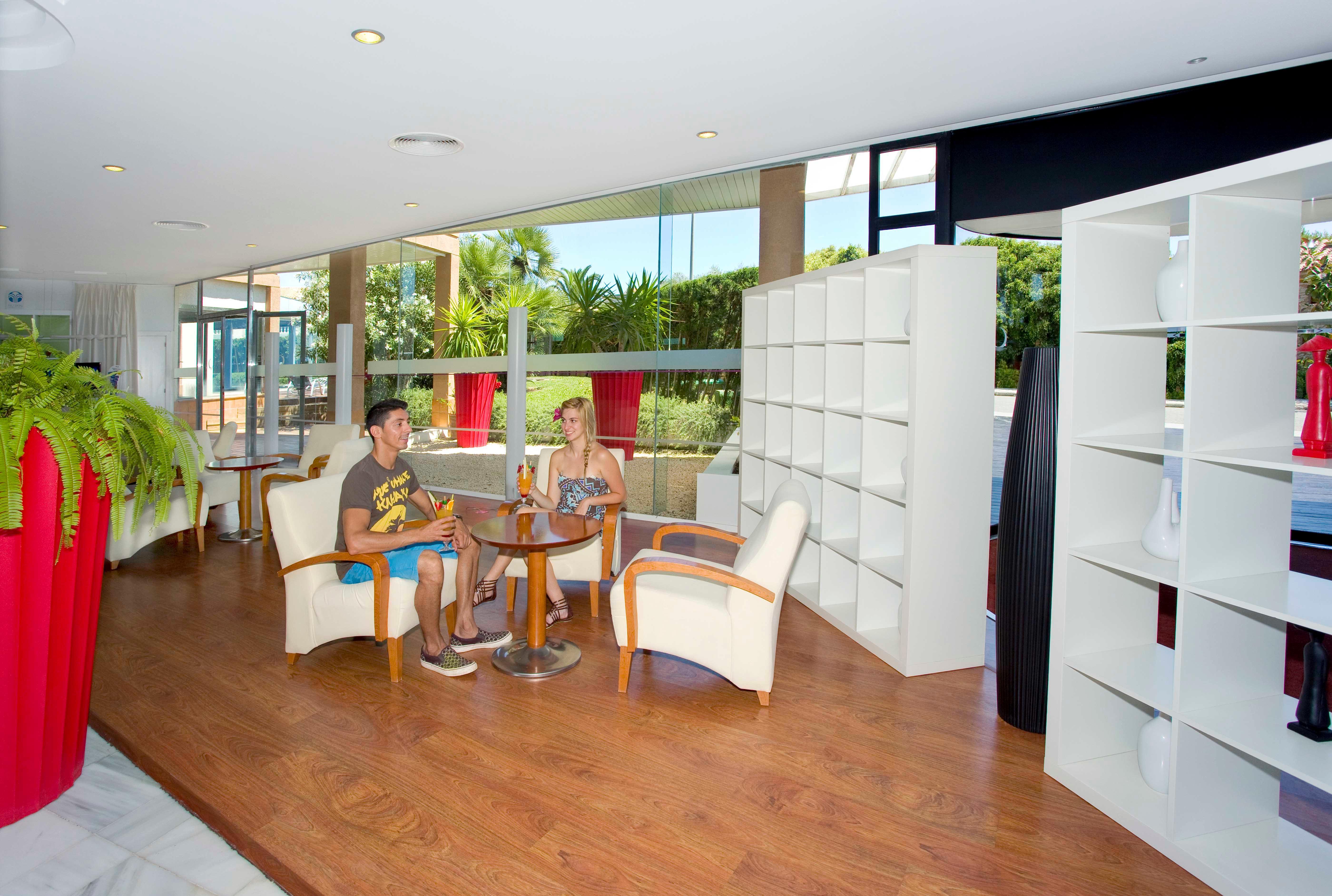 Hotel Illot Suites กาลารัตจาดา ภายนอก รูปภาพ