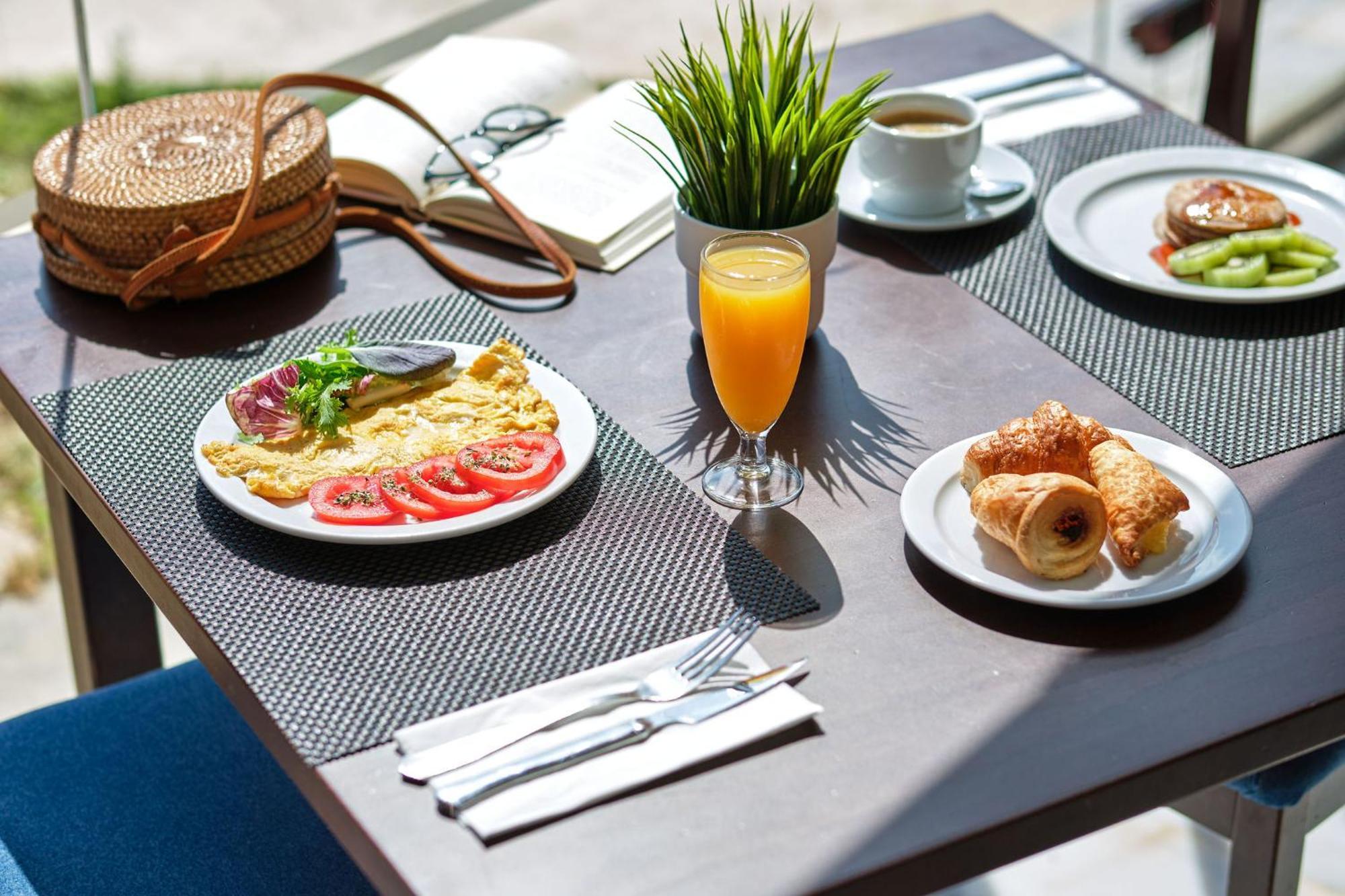Hotel Illot Suites กาลารัตจาดา ภายนอก รูปภาพ