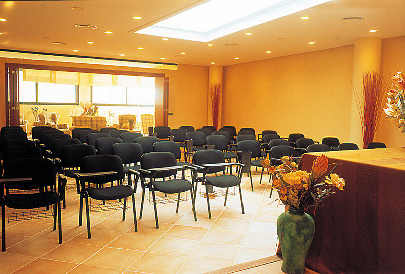 Hotel Illot Suites กาลารัตจาดา ภายนอก รูปภาพ